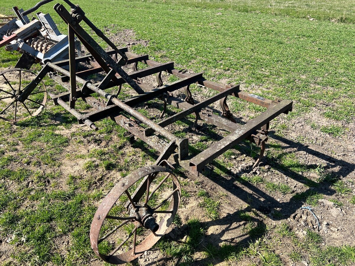 Predám kultivátor + motyčky