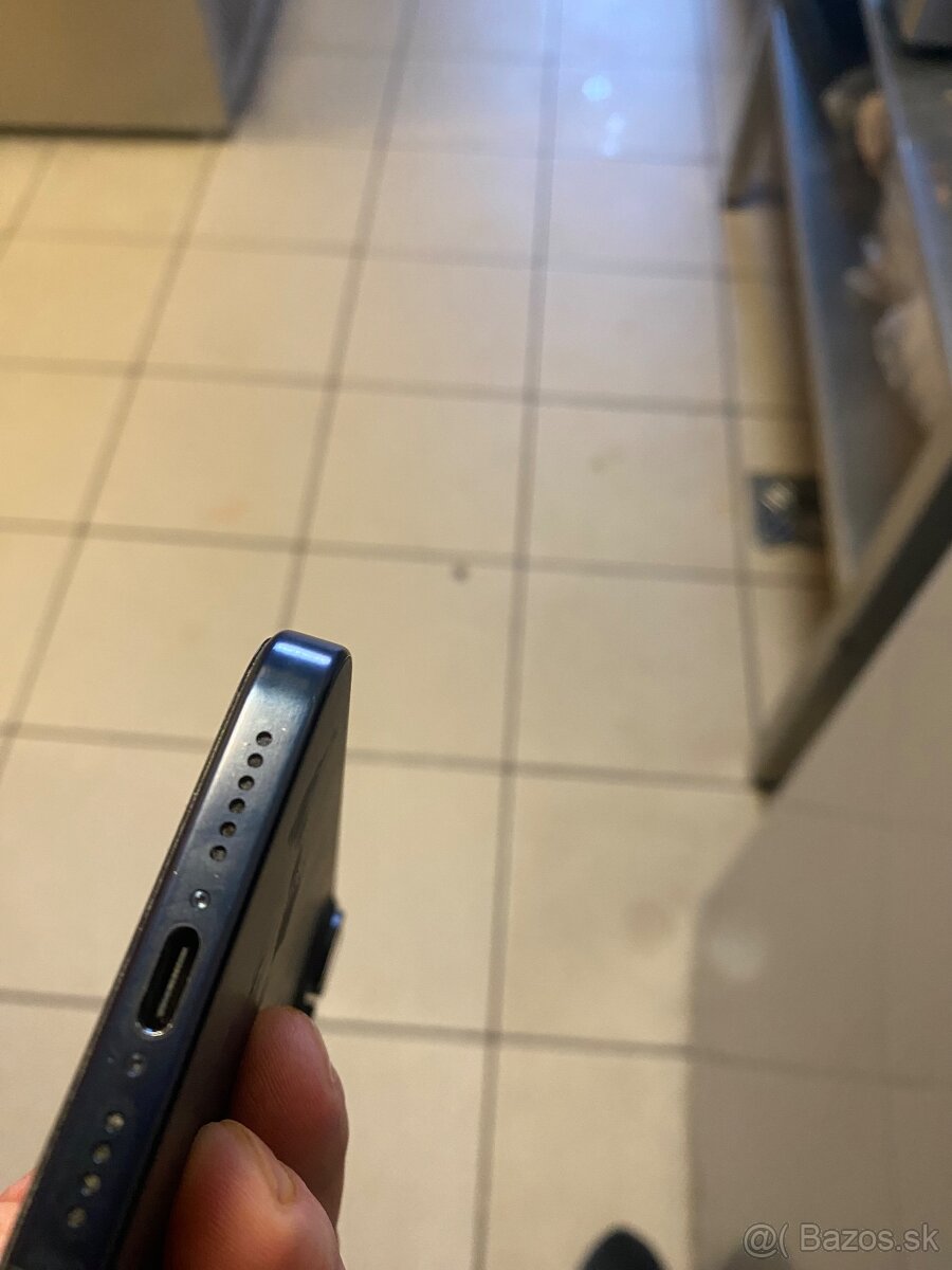 📱 iPhone 15 Pro Max — batéria 87 % — krásny stav