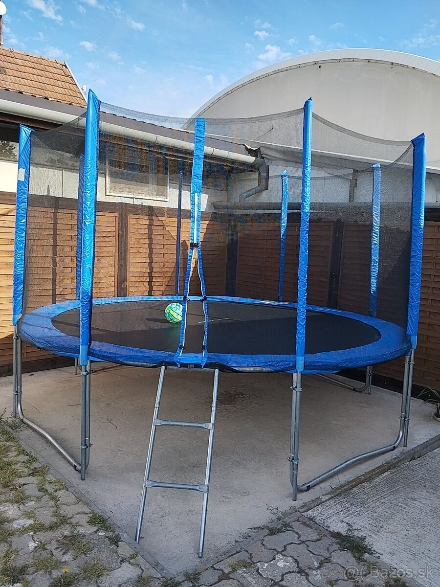 Trampolína