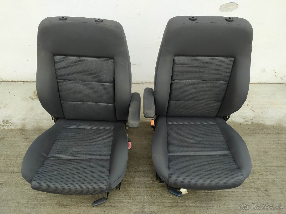 otocne predne sedacky vw sharan