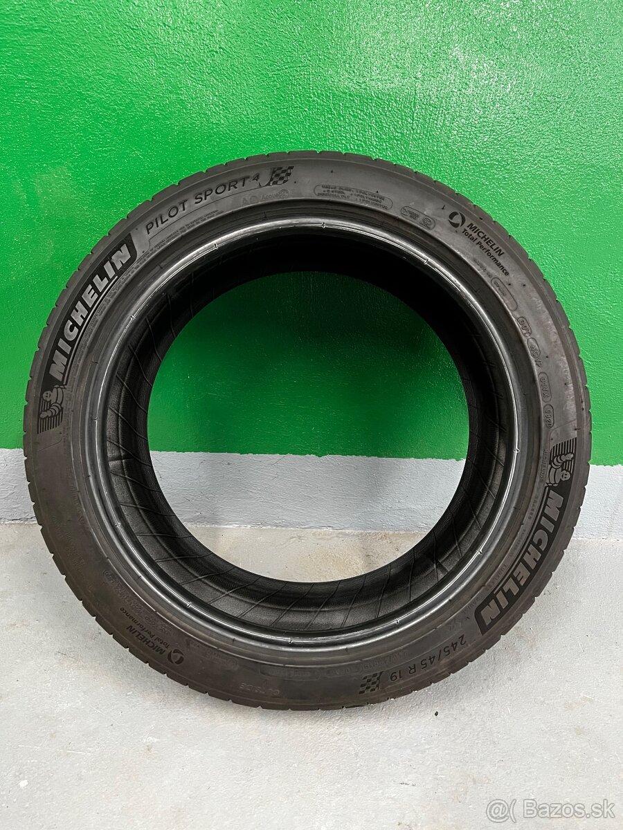 MICHELIN PILOT SPORT 4 245/45 R19