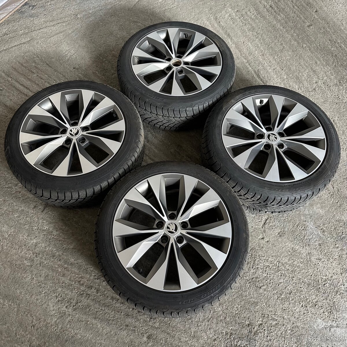 Cassiopeia r18 škoda zimná sada 235/45