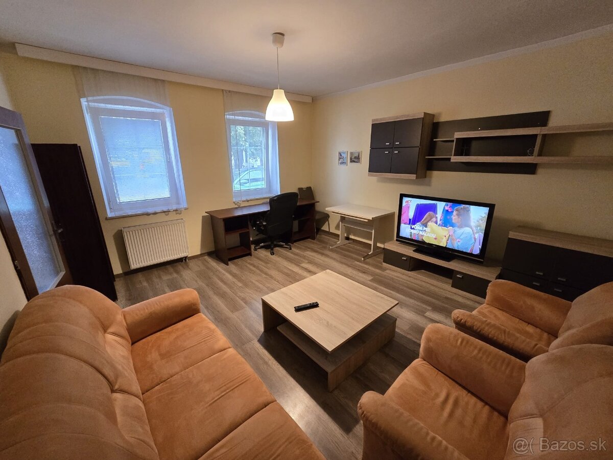 Prenajmem 2 iz. RD bez dvora