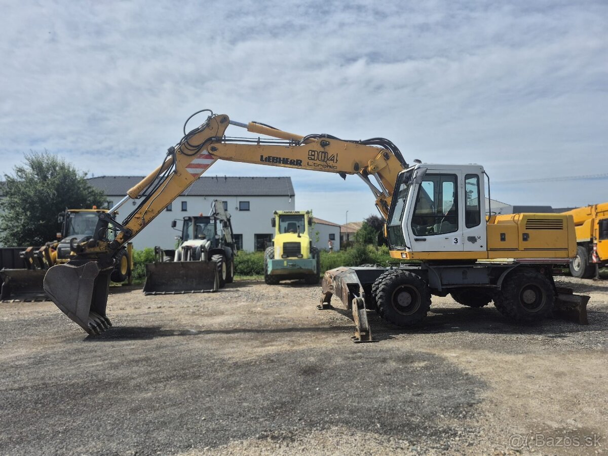 Kolesové rýpadlo Liebherr 904 Litronic