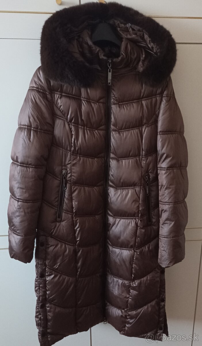 Dlhá prešívaná bunda s kapucnou