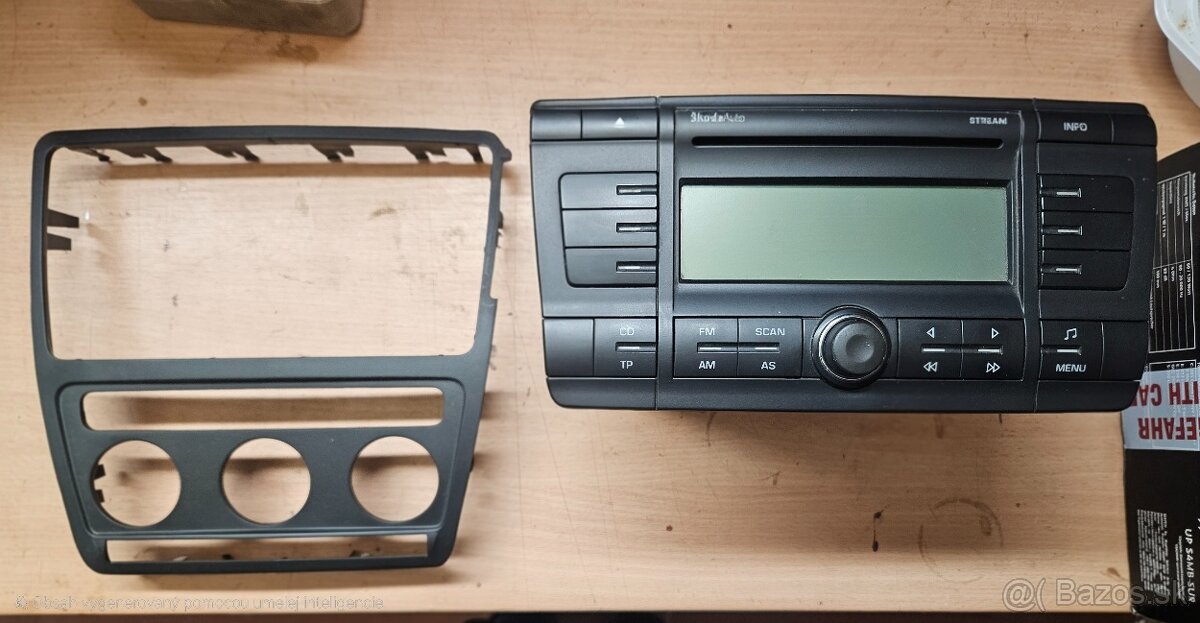 Predám original autoradio do octavie 2 s rámčekom