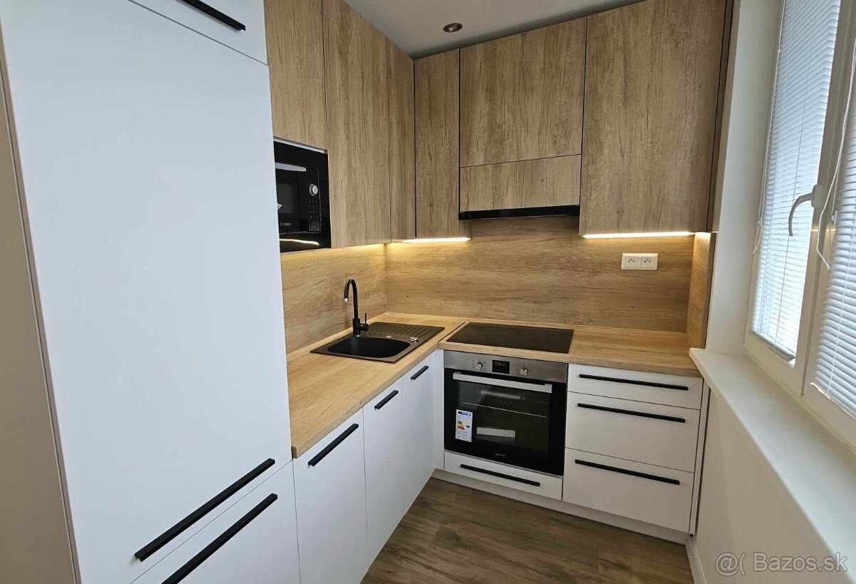 NOVINKA - 3 izb. byt ROŽŇAVSKÁ ul., Terasa, NOVÁ REKONŠTRUKC