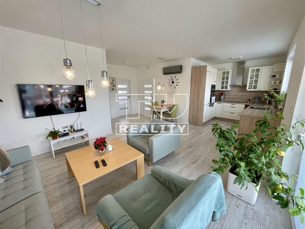 2 IZBOVÝ BYT UL.LIPTOVSKÁ,TRENČÍN