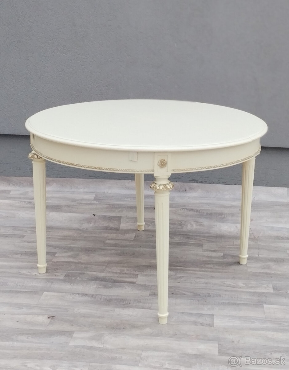 Stôl jedálenský v štýle Ľudovíta XVI – rozkladací.