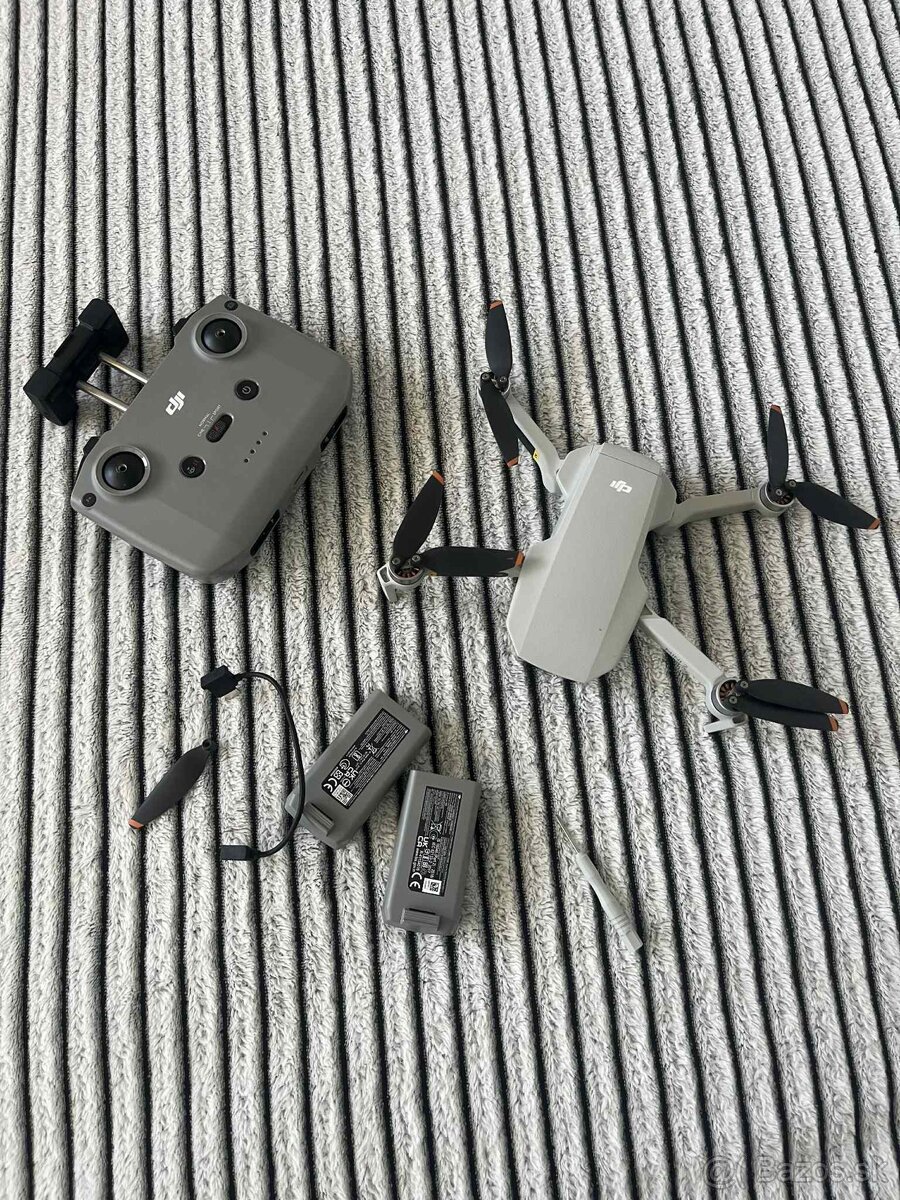 Dron DJI mini 2 bundle