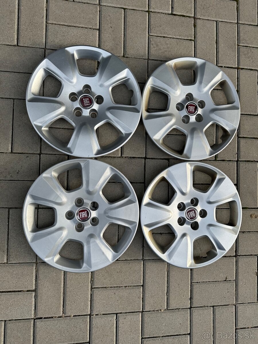 Predám Fiat puklice veľkosť r15