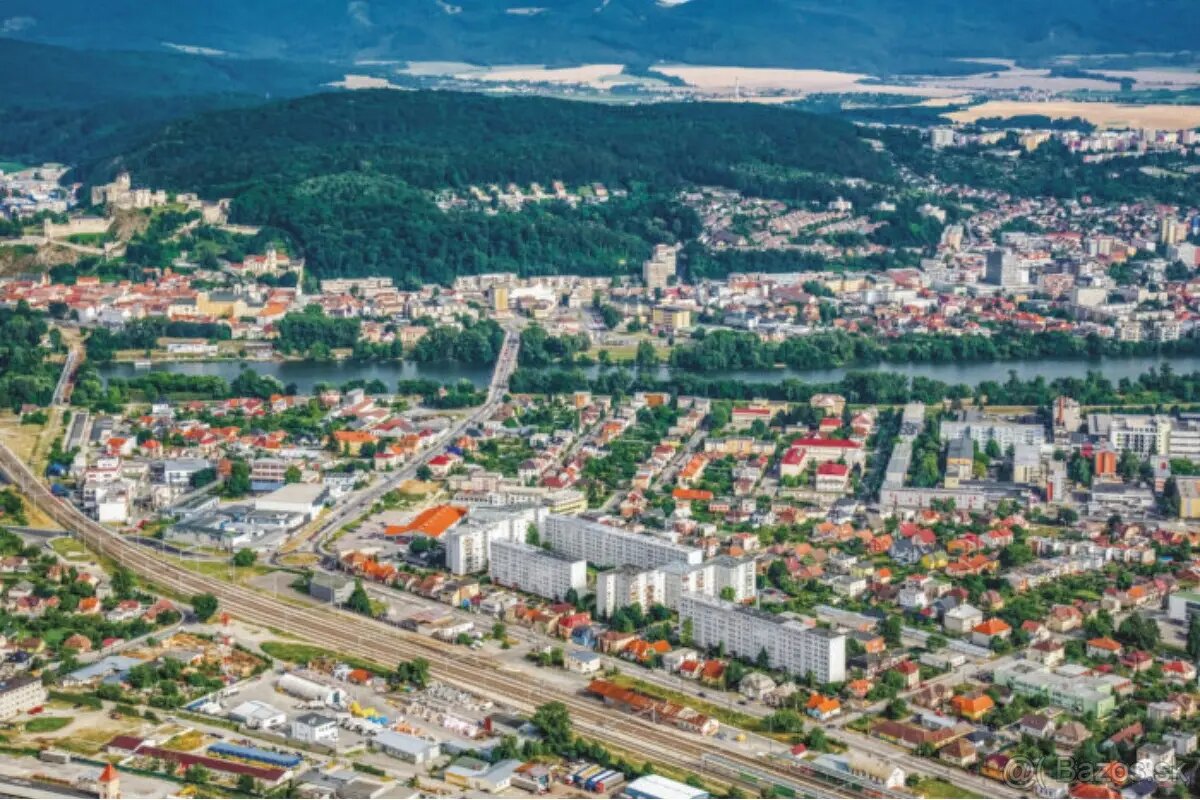Hľadáme 3-izbový byt na prenájom v Trenčíne