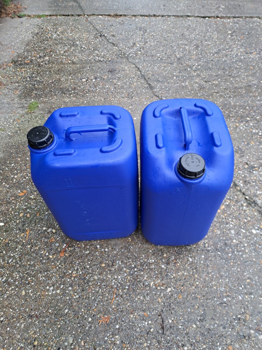 Plastové kanistre(bandasky) 25L