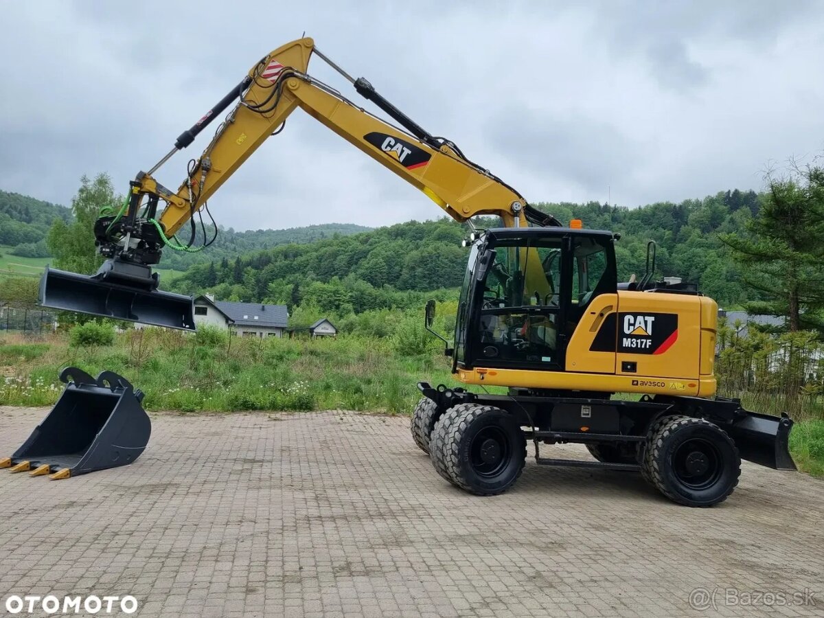 Pásové rýpadlo Caterpillar M317F 19 tonové s naklápacou a sk