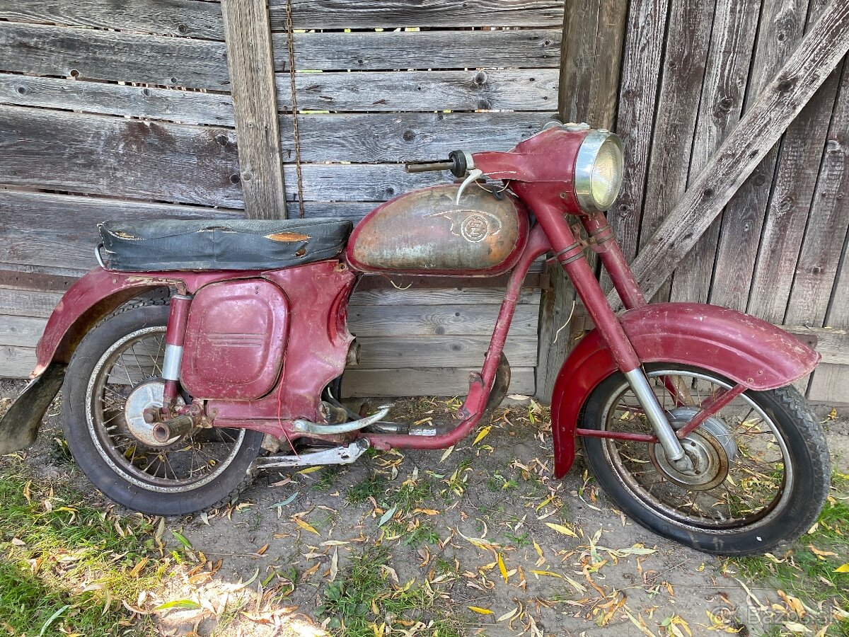 ČZ 175 Deluxe