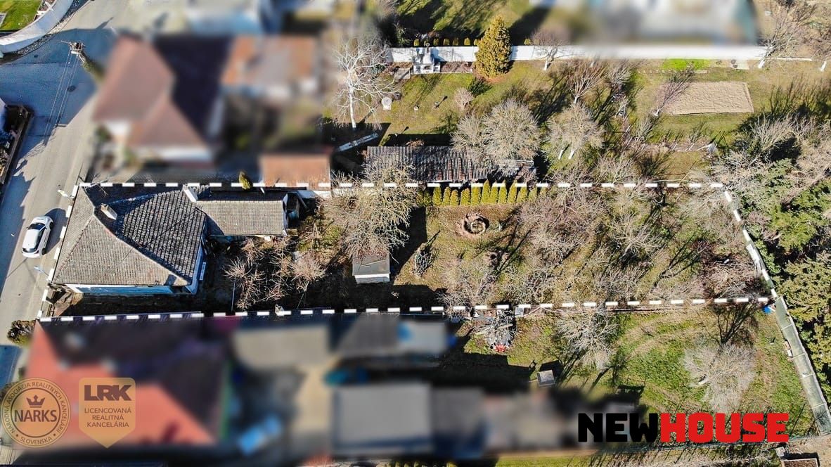 Pozemok 743 m2 so starým rodinným domom vo vyhľadávanej loka