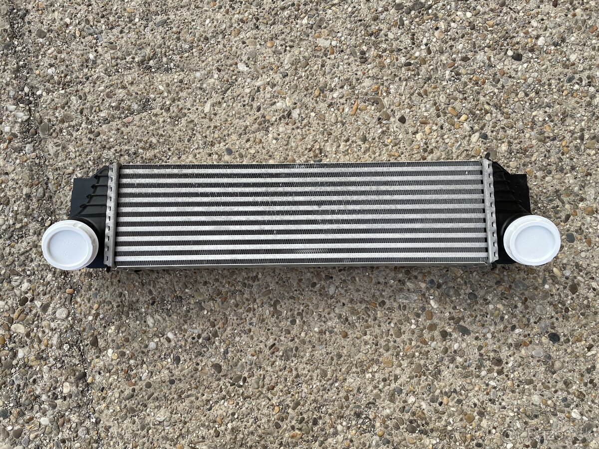 Intercooler BMW 17517805629 originál TOP STAV