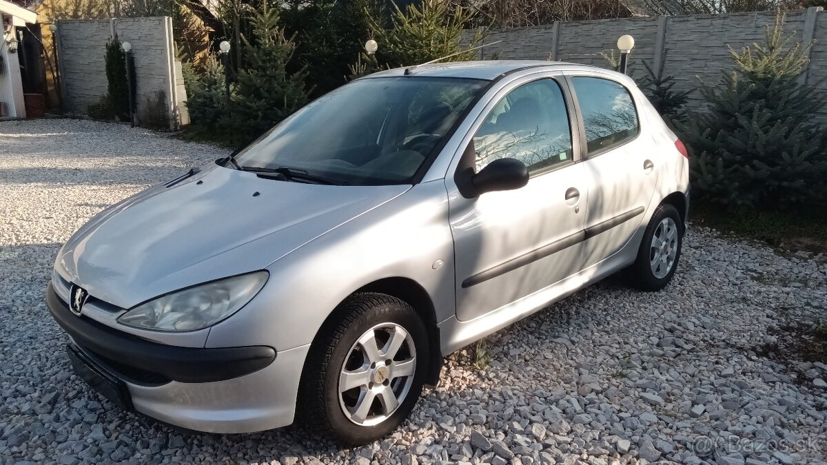 206 1.1 benzin .153000km