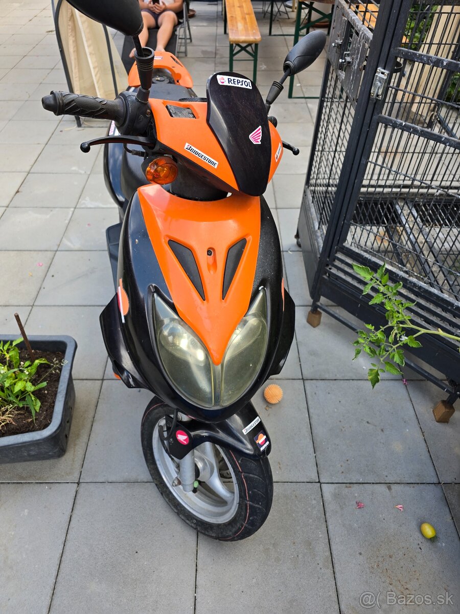 125