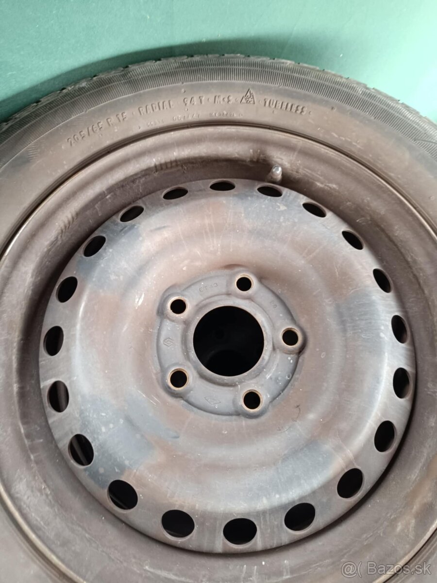 Plechove disky 5x114,3 R15+pneu