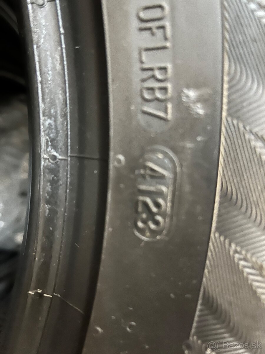 225/55 R18