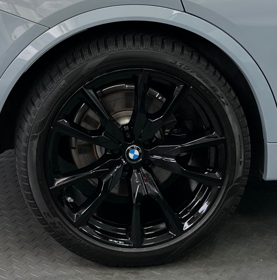 Zimná sada pneu BMW X7 275/40 R22 315/35 R22