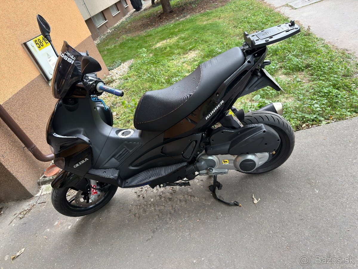 Gilera runner st200