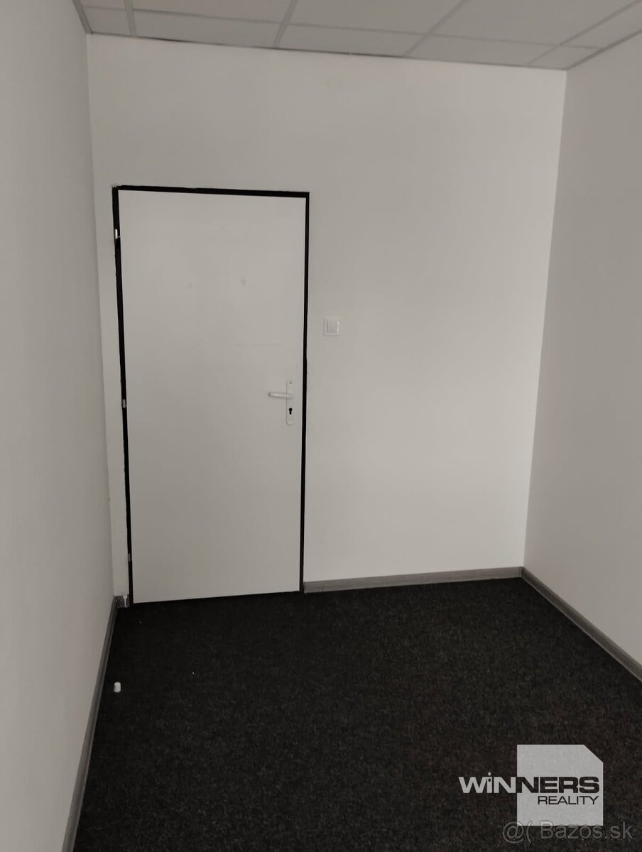 Kancelársky priestor s kuchynkou