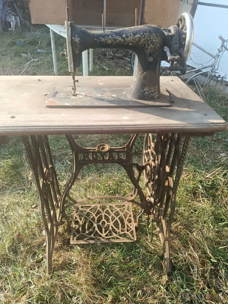 Šijací stroj Royal