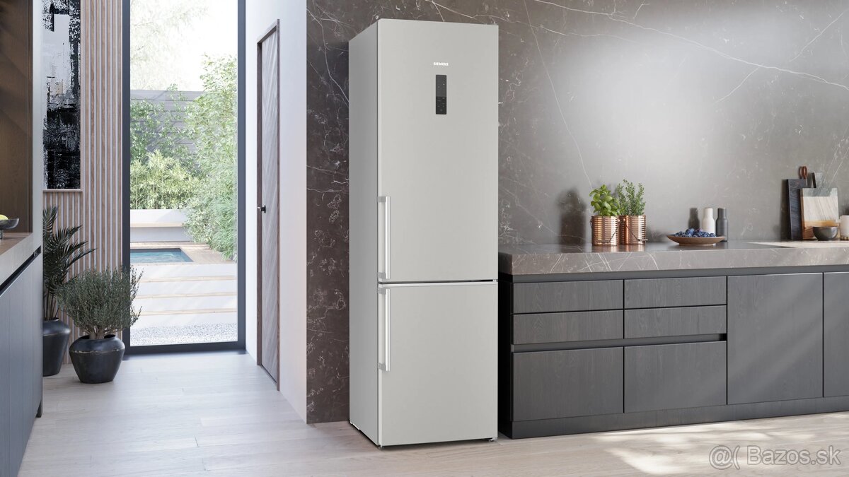Chladnicka SIEMENS KG39NAICT