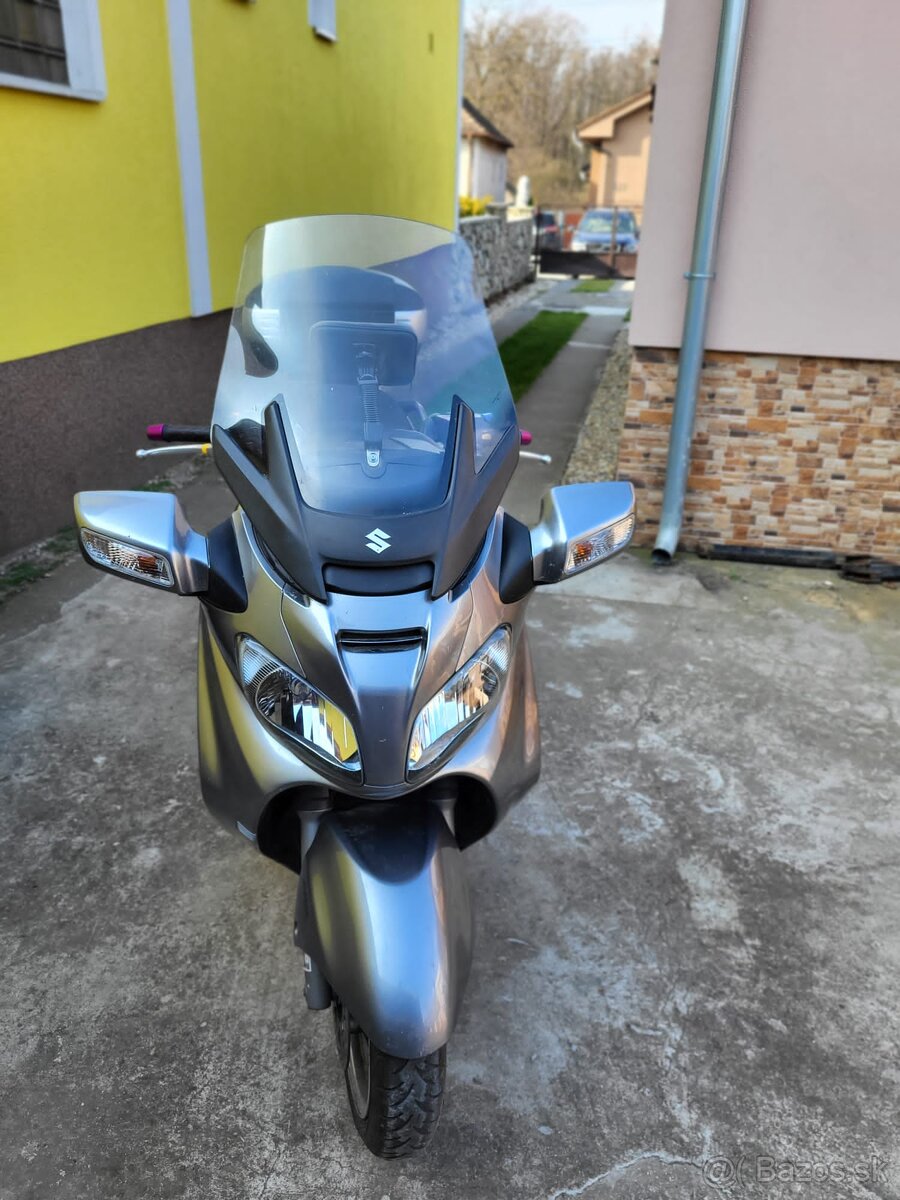 Suzuki Burgman 650
