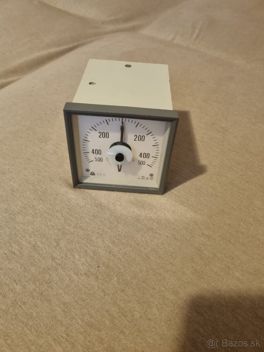 Voltmeter
