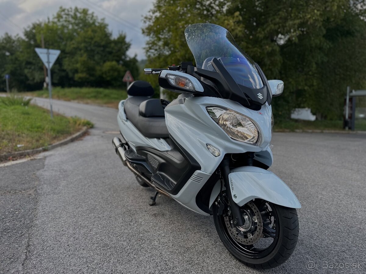 Suzuki Burgman 650 EXECUTIVE