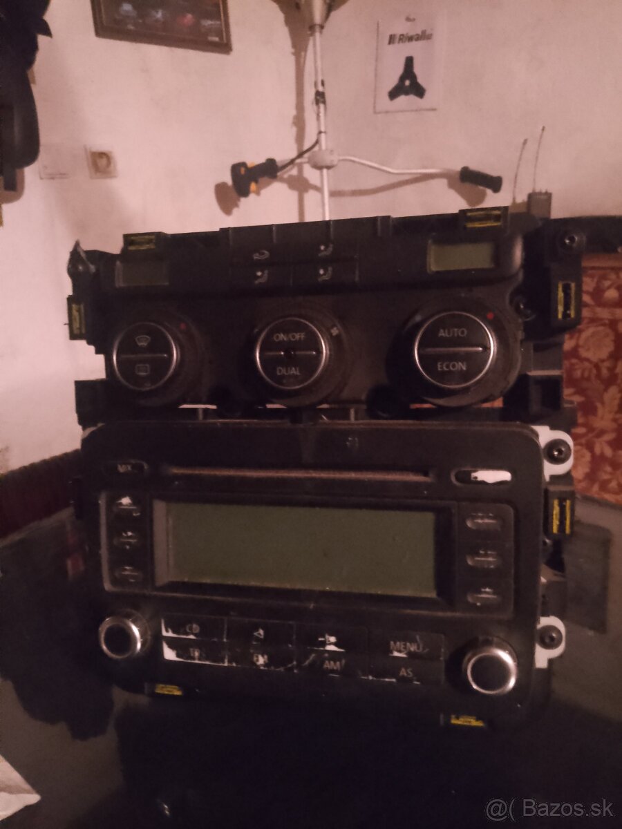 Predám rádio a ovládací panel klímy touran