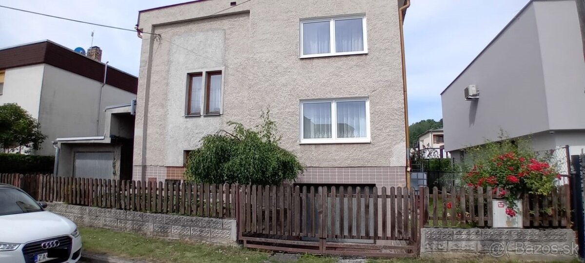 Predaj 5 izbový rodinný dom s dvoma garážami v Závodí