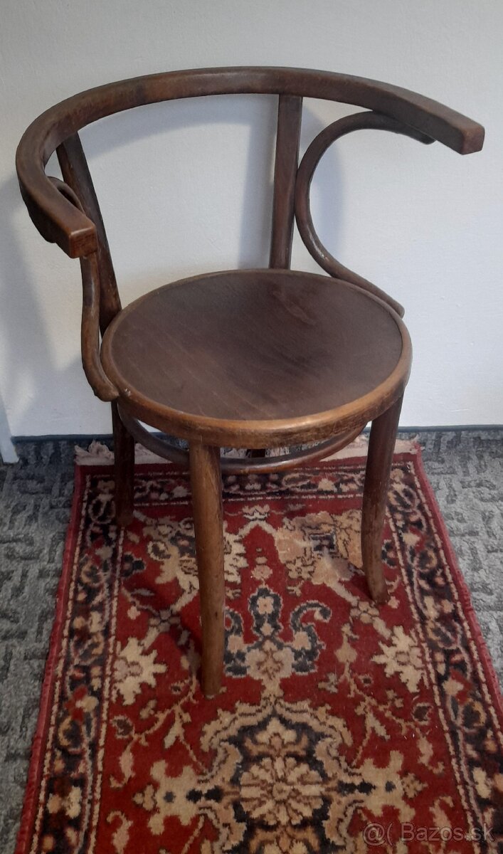 Stolička Thonet