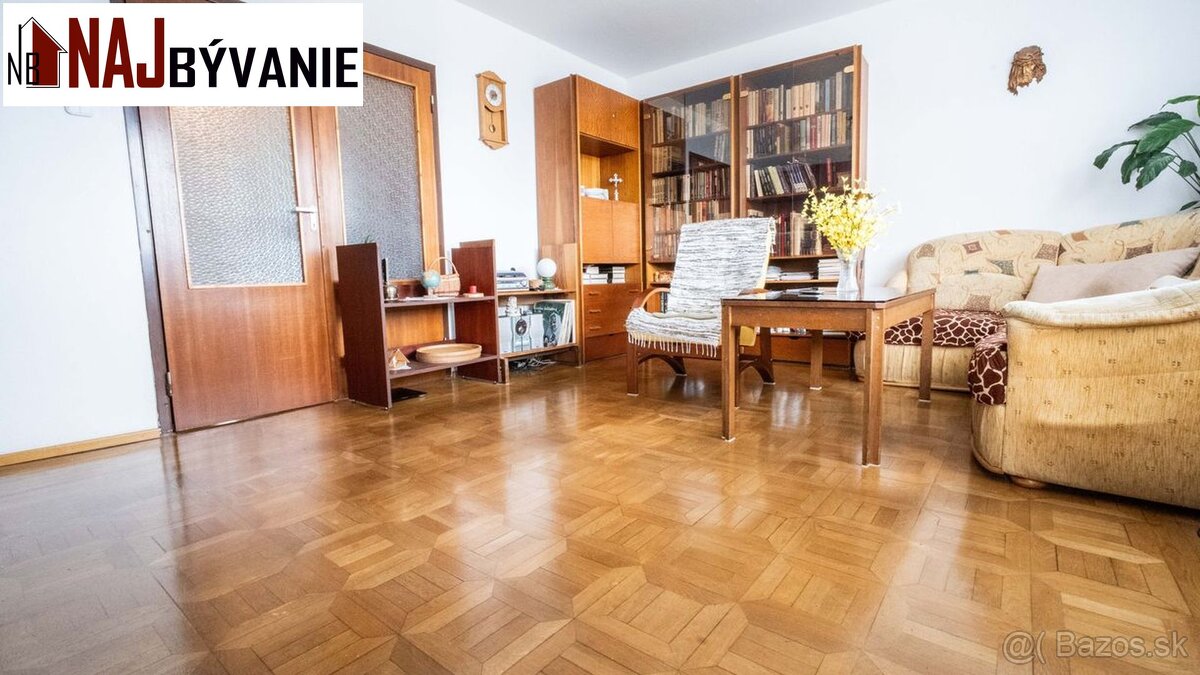 Pekný trojizbový byt v Centre Vrútkok s parkovacím miestom