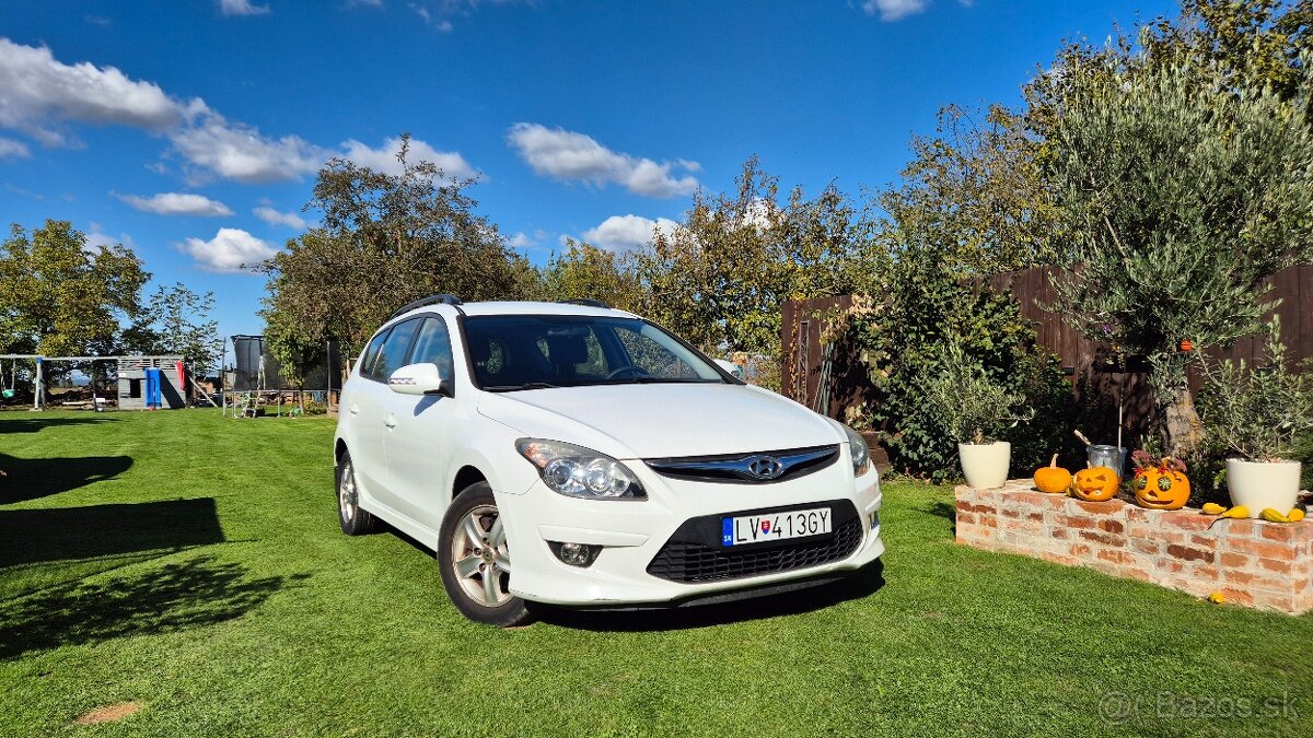 Hyundai i30 cw ( combi ) , kupované na Slovensku