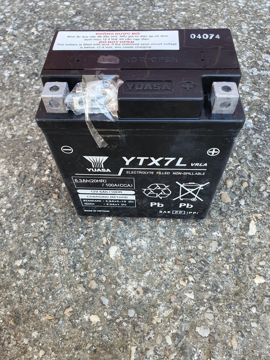 Motocyklová batéria Yuasa YTX7L