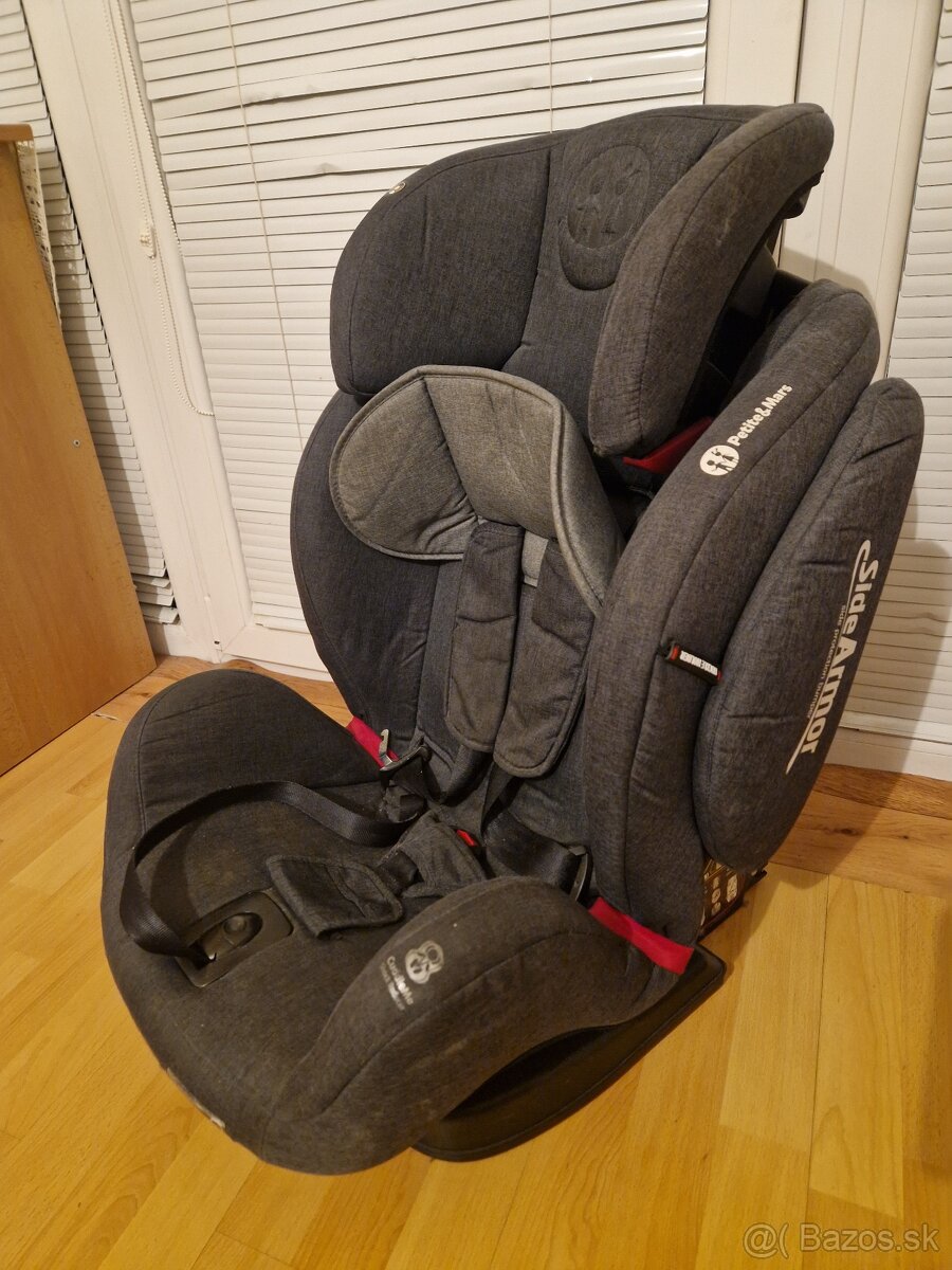 Autosedačka zn. Petite&Mars
