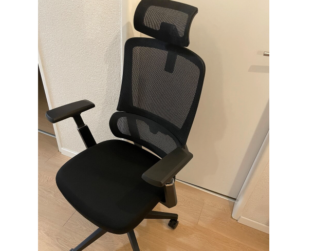 NOVÁ NEPOUŽITÁ   >>>>  KANCELÁRSKA STOLIČKA.