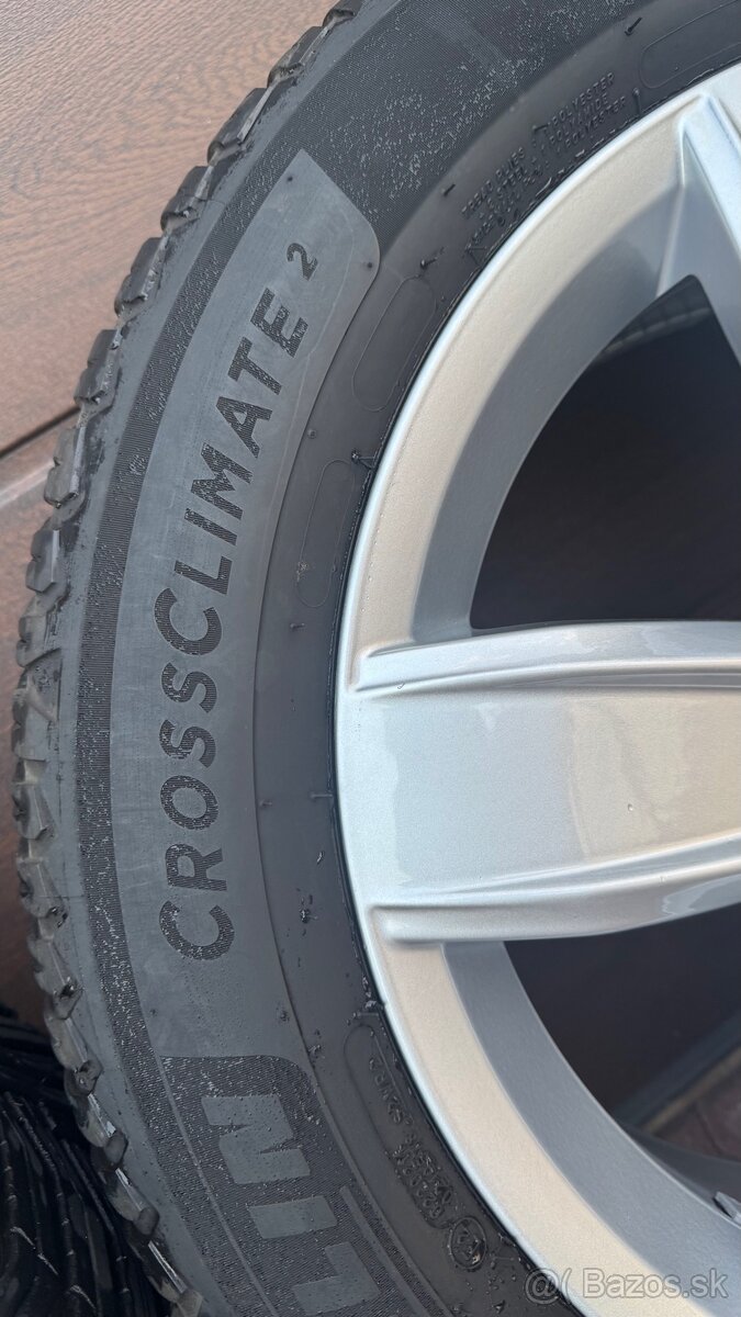 Michelin crossclimate 2 215/55R17 celoročné