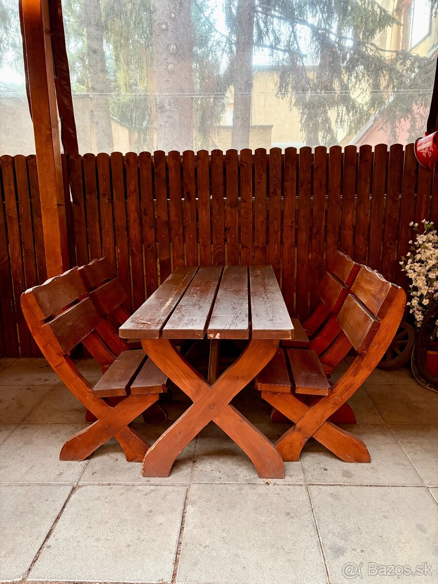 Záhradný drevený set