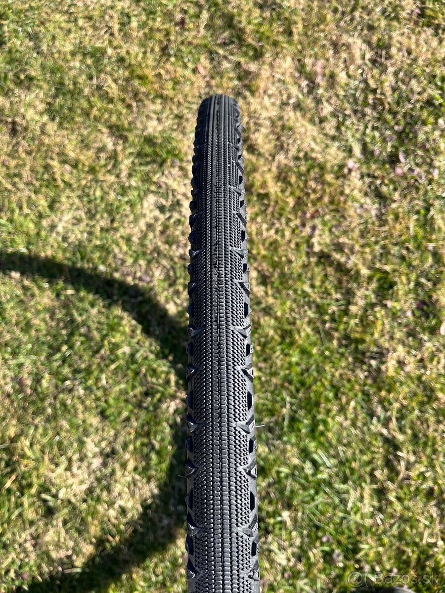 Predám trekingové plášte Btwin