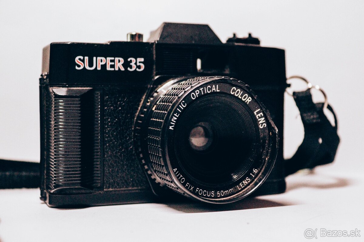 Analógový fotoaparát na 35 mm - film Super 35