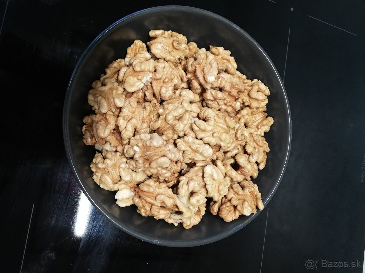 Orechy vylúpané vlašské