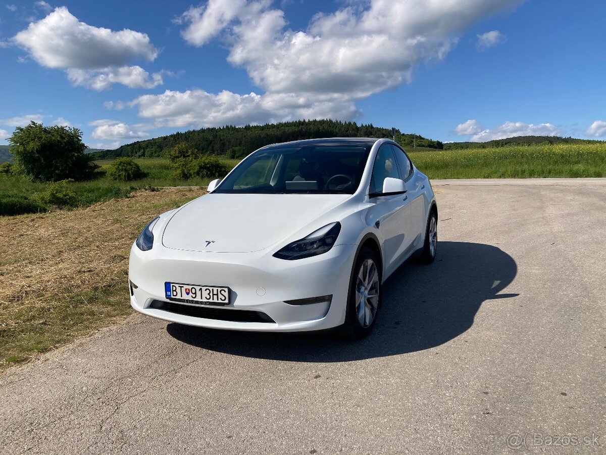 Tesla Model Y 03/2023 DualMotor + ťažné (Tesla Y Berlin)
