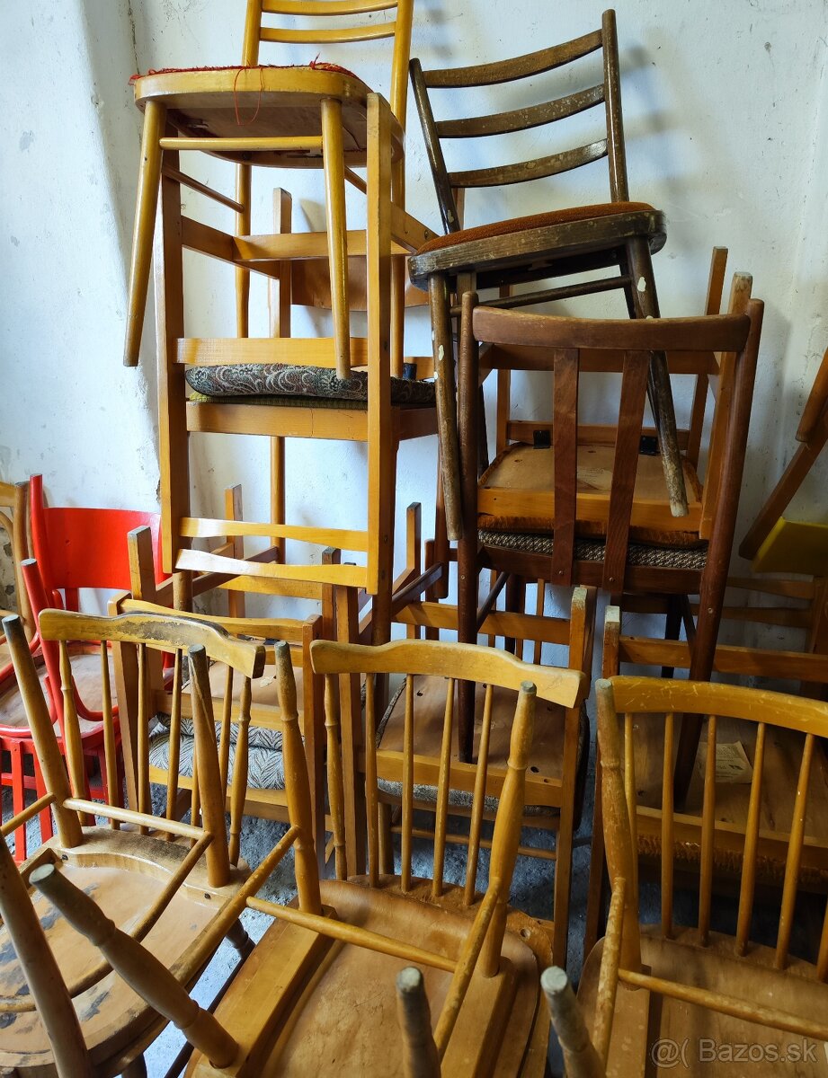Staré retro stoličky - rôzne druhy - väčšie množstvo
