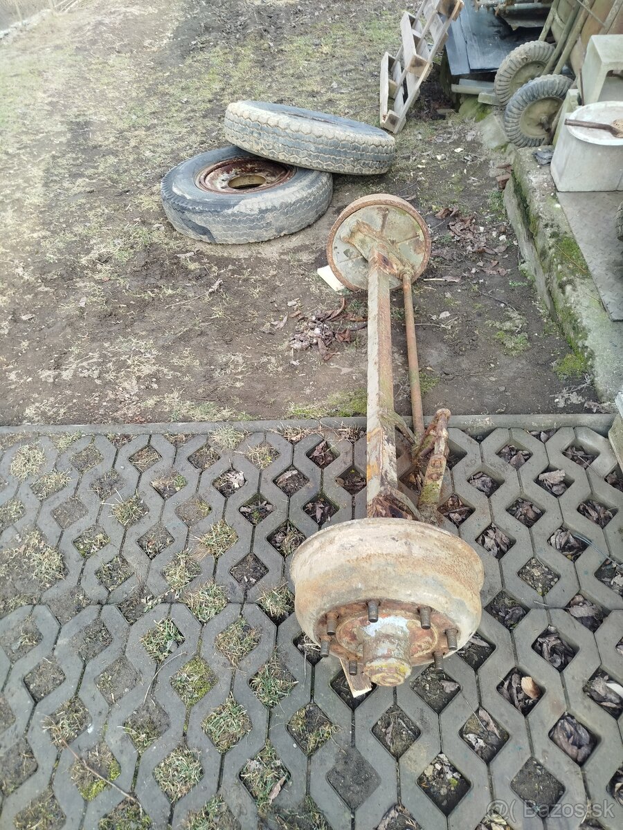 Náprava na vlecku