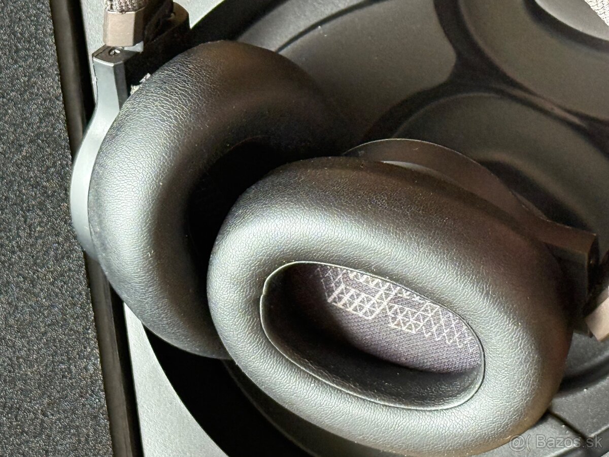 JBL Live650BTNC